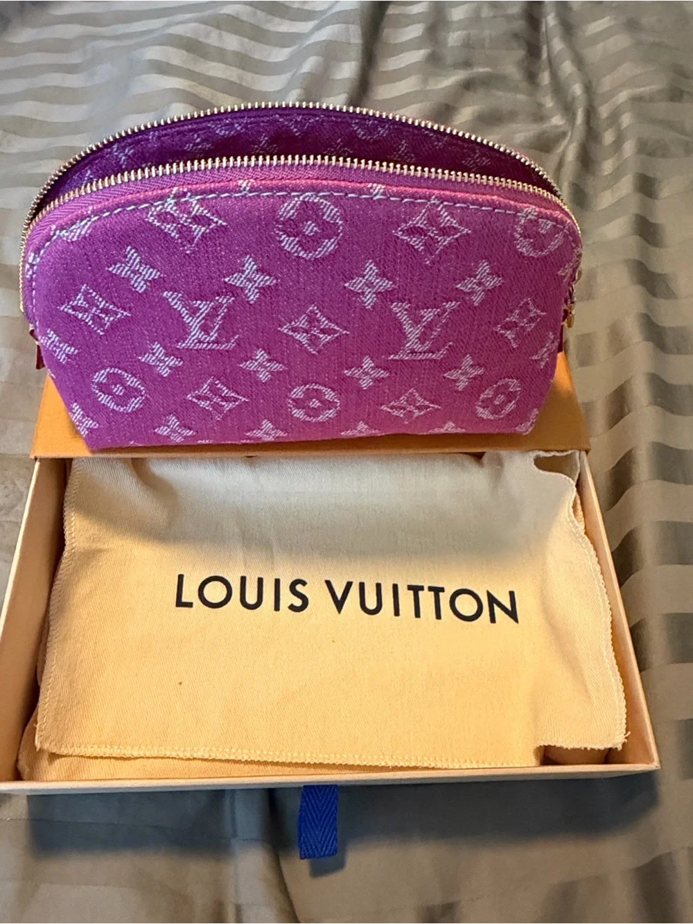 Louis Vuitton denim cosmetic pouch - Picture 7 of 10